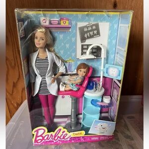NIB 2014/2015 Dentist Blonde Barbie